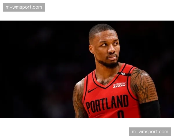 十年坚守:利拉德重返波特兰收获致敬,开拓者球迷高呼“Dame Time” 十年坚守:利拉德重返波特兰收获致敬,开拓者球迷高呼“Dame Time”