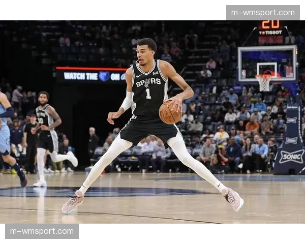 文班亚马肋骨X光检查阴性，马刺预计伤势不严重